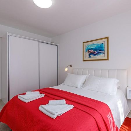 Apartments Lavizatic 포레치 외부 사진