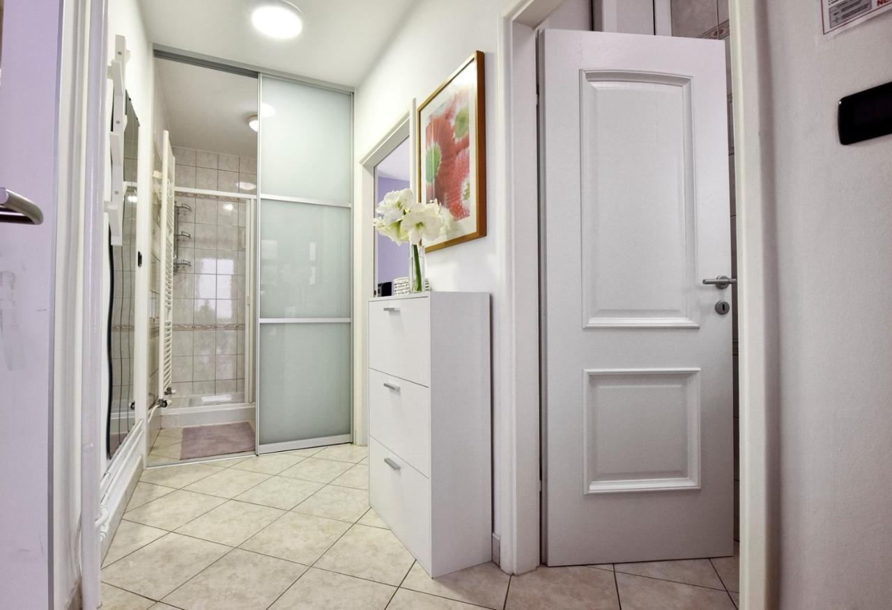 Apartments Lavizatic 포레치 외부 사진