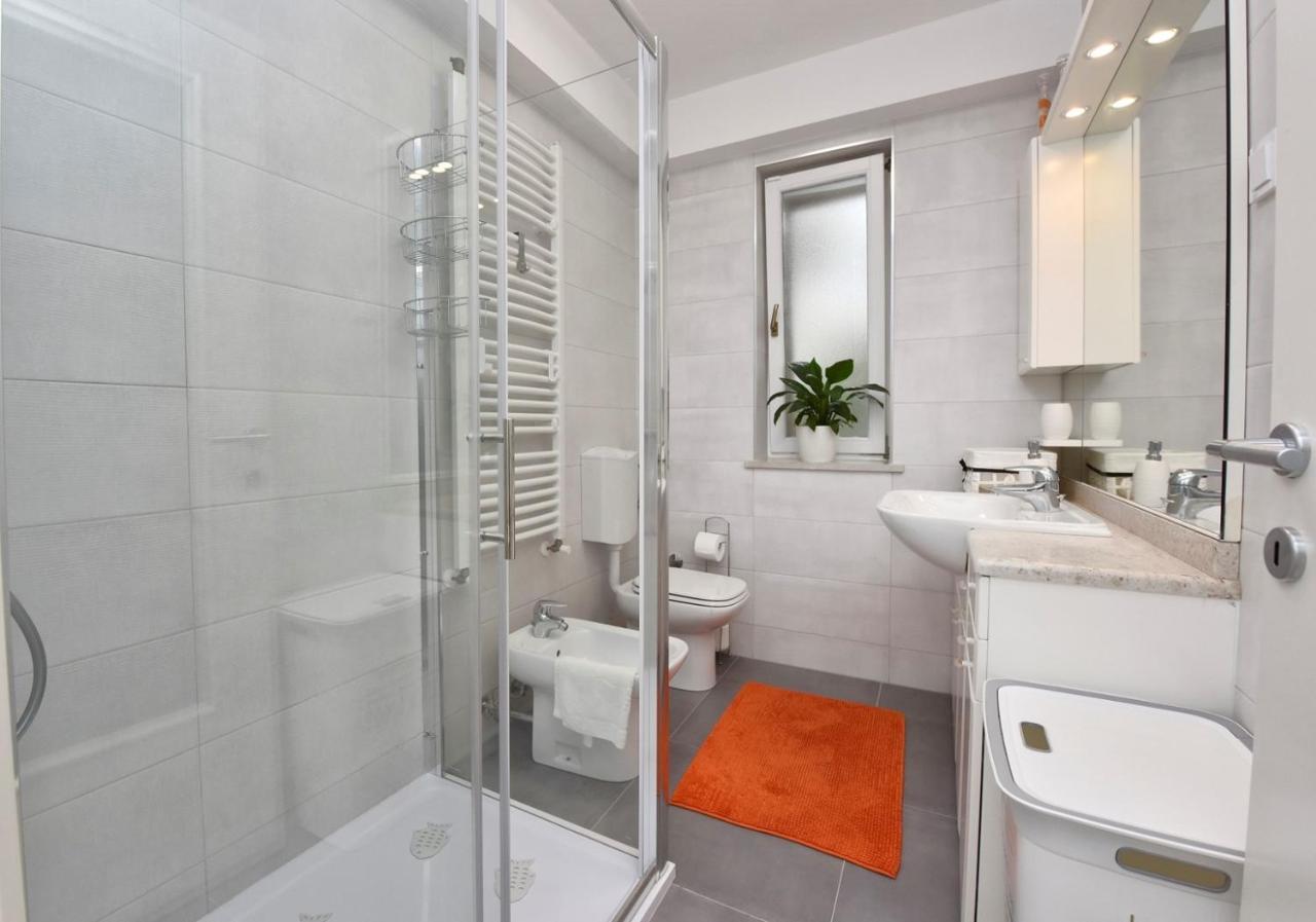 Apartments Lavizatic 포레치 외부 사진