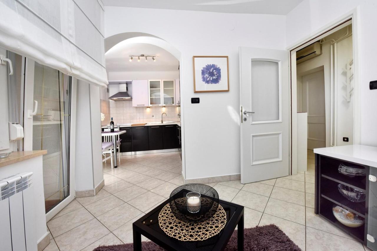 Apartments Lavizatic 포레치 외부 사진
