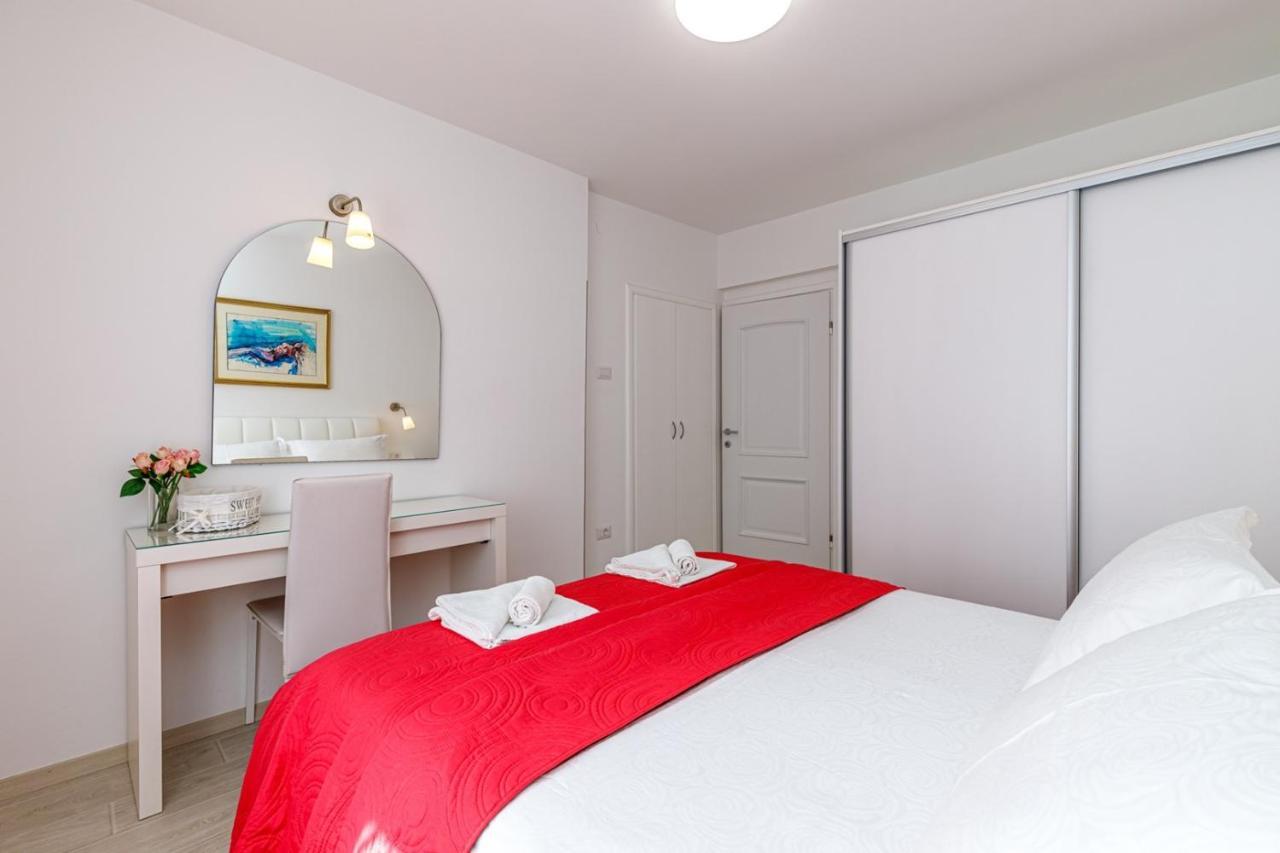 Apartments Lavizatic 포레치 외부 사진