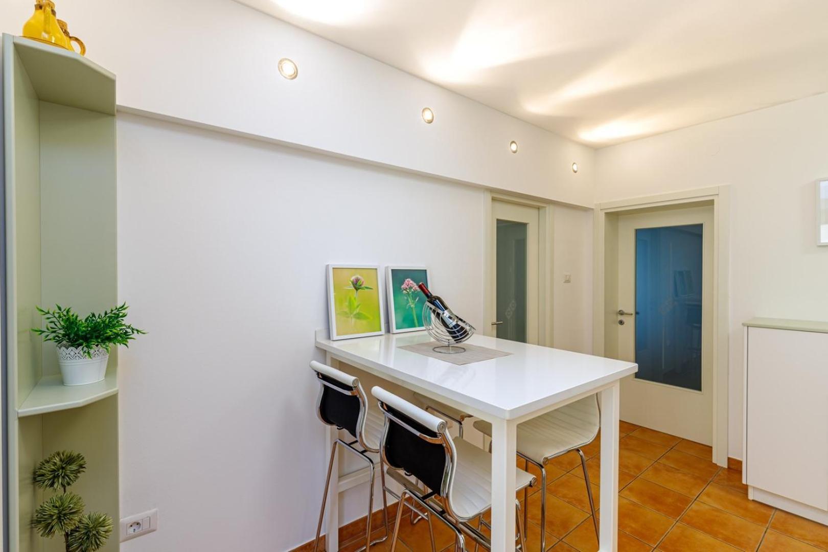 Apartments Lavizatic 포레치 객실 사진